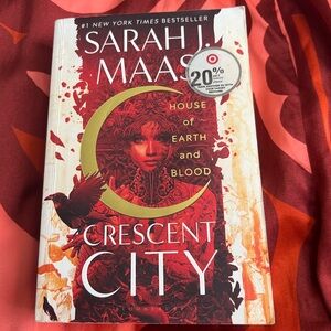 Crescent City: House of Earth and Blood - Red Edition